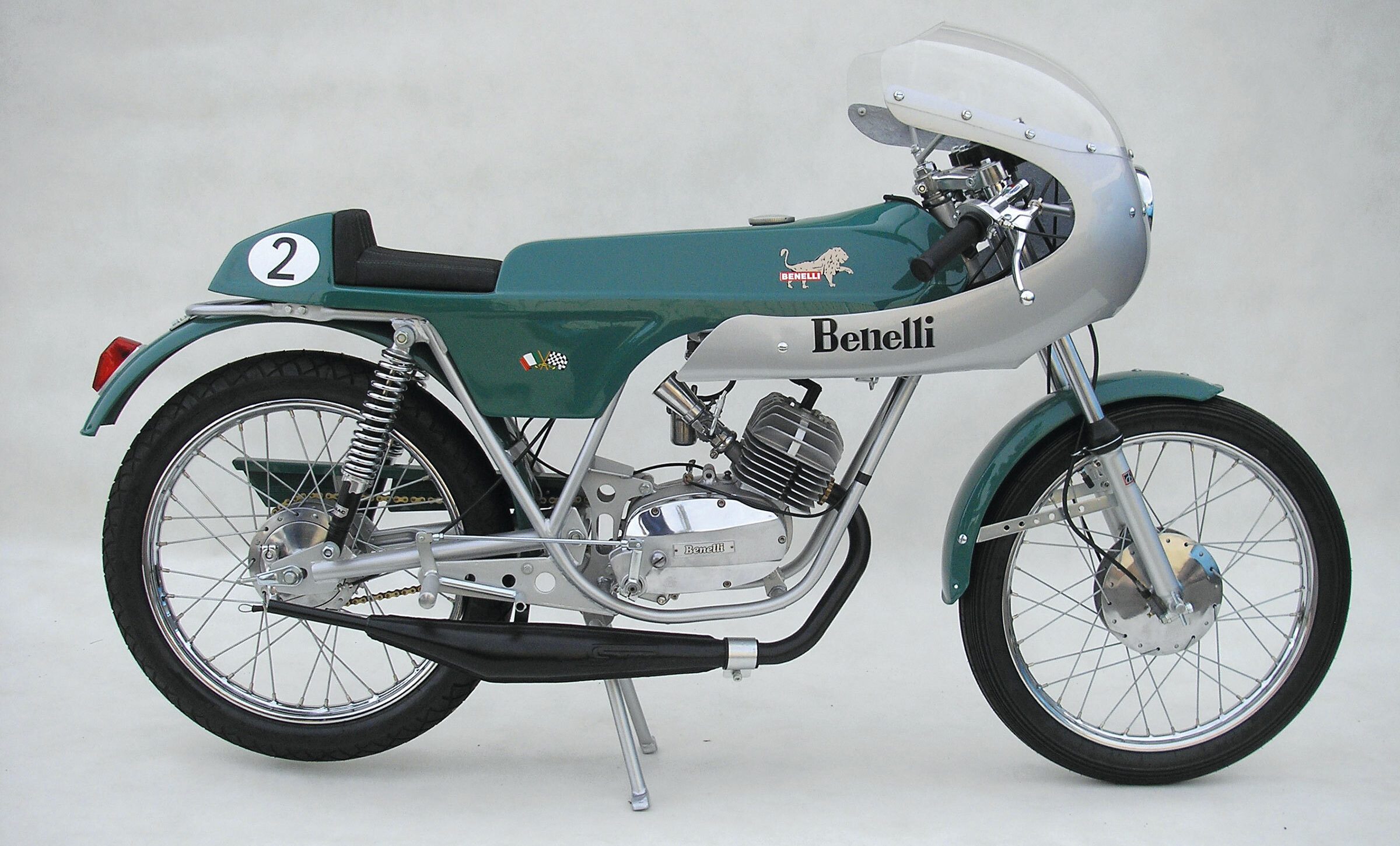 Benelli cafe racer 1