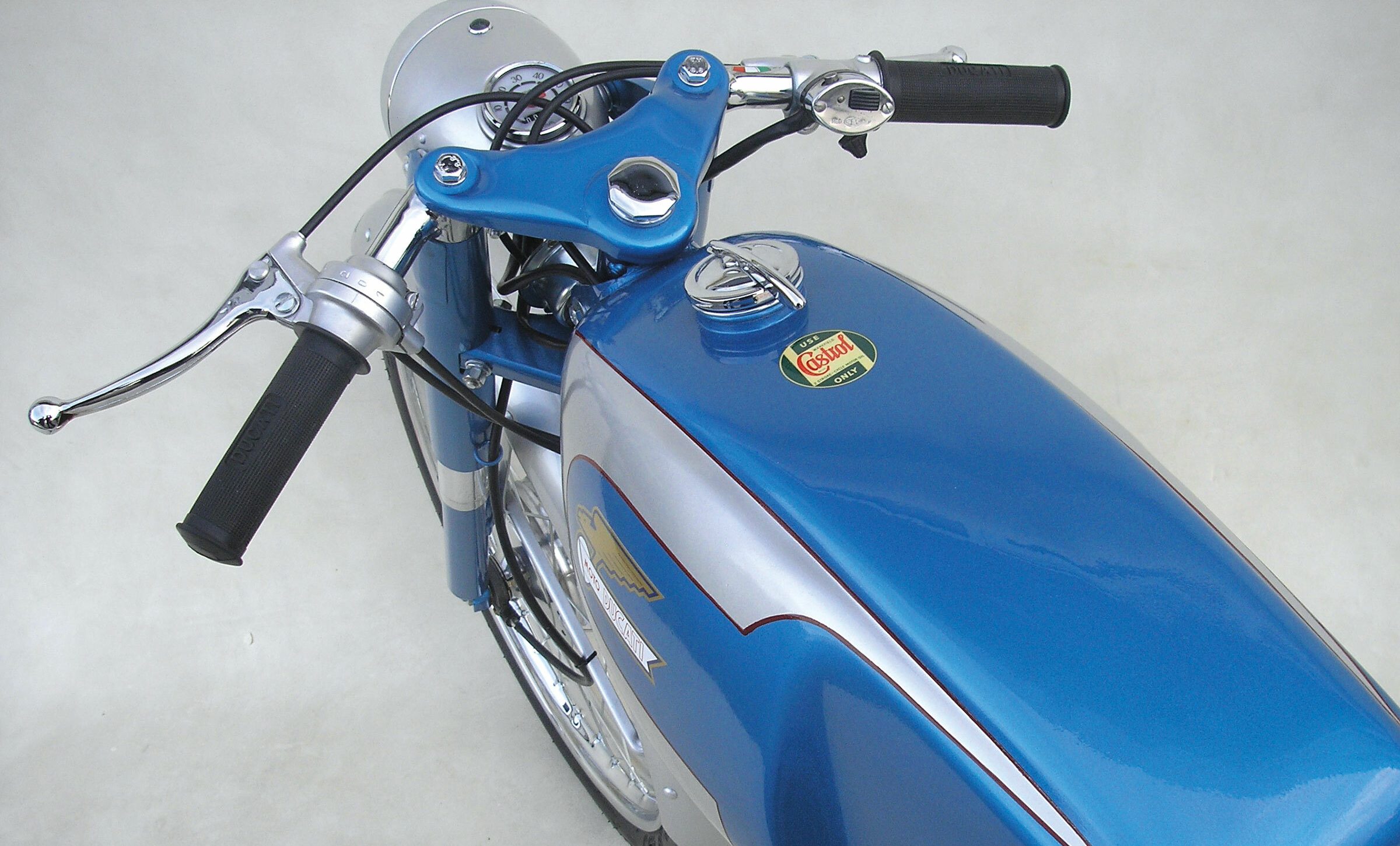 Ducati sport 48 8